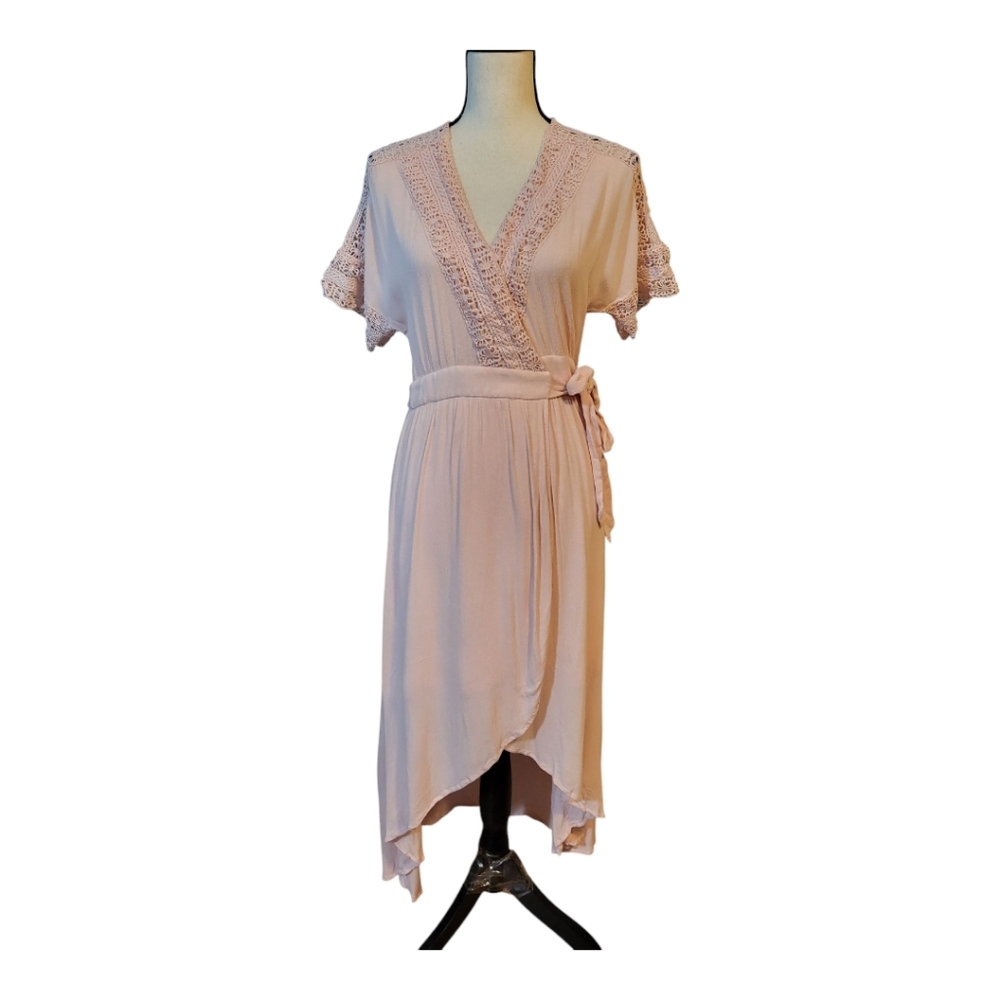 💕Magnolia Botique Blush Pink Wrap Dress With Lace Detailing Size S